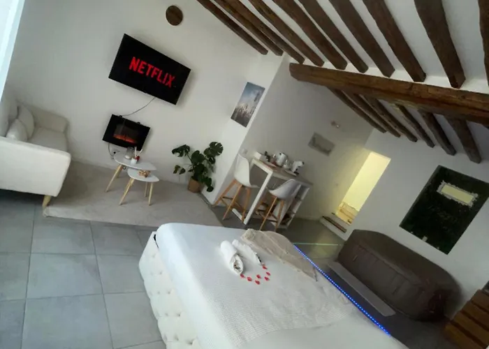 Moderne Avec Jacuzzi *